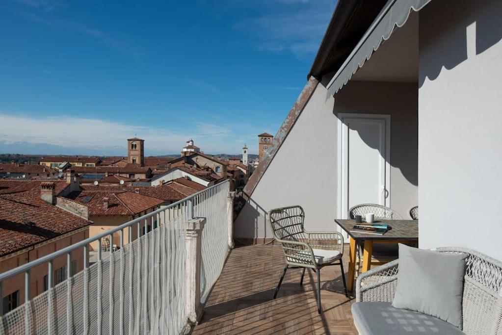 Casa No.Na - Attico Panoramico A Cherasco Extérieur photo